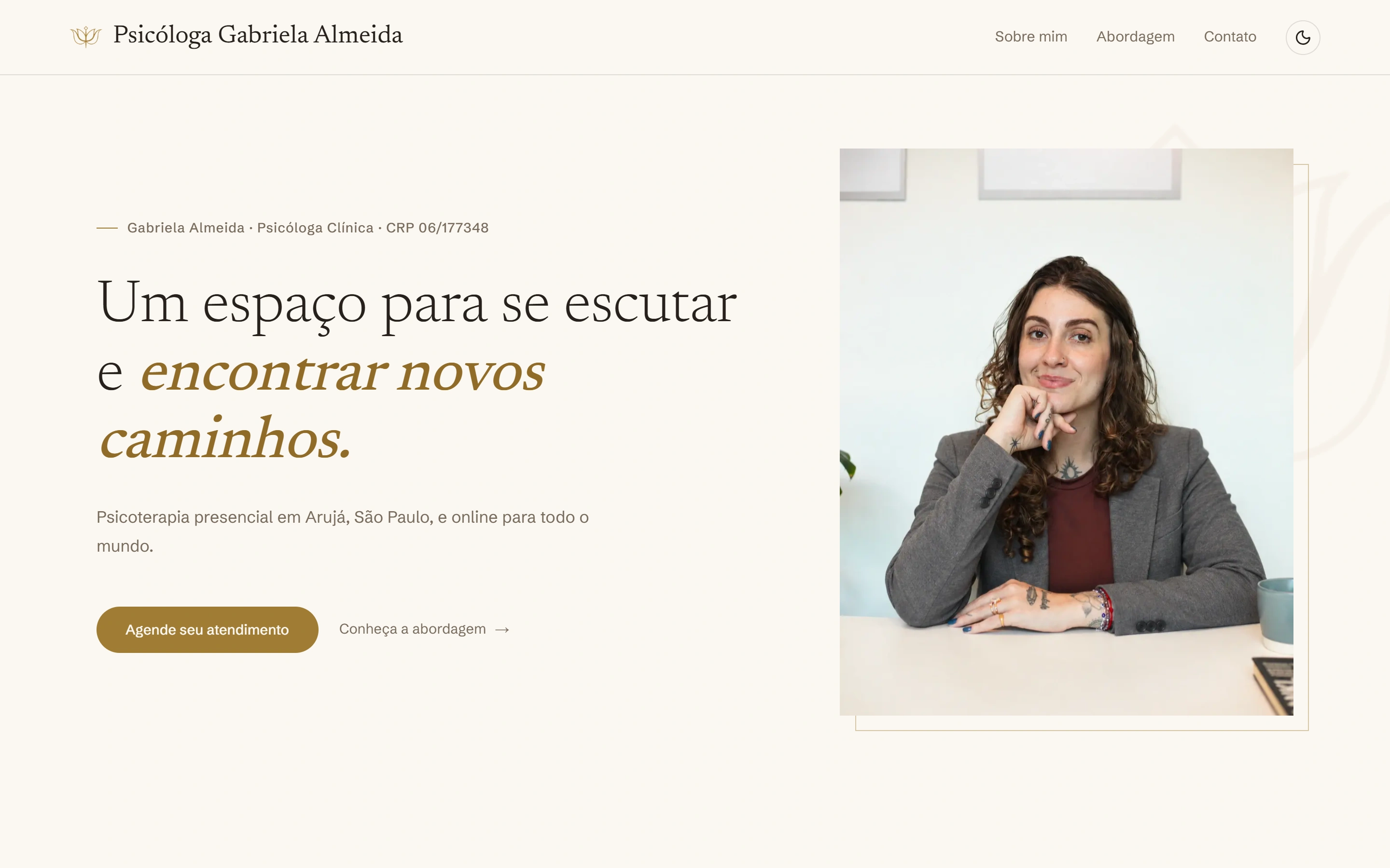 Screenshot of psychologist Gabriela Almeida's website home page